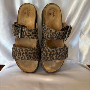 Clarks Elayne Ease Leopard Print Sandles Size 10